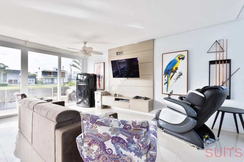 Lindo sobrado à venda no condomínio Enseada: 4ª foto da galeria de imagens do imóvel