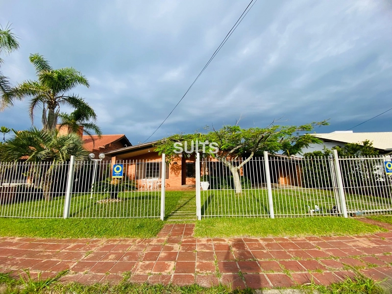 Excelente casa à venda em Atlântida: 2ª foto da galeria de imagens do imóvel