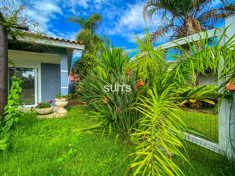 Excelente casa à venda próxima do mar no Centro de Xangri-Lá: 2ª foto da galeria de imagens do imóvel