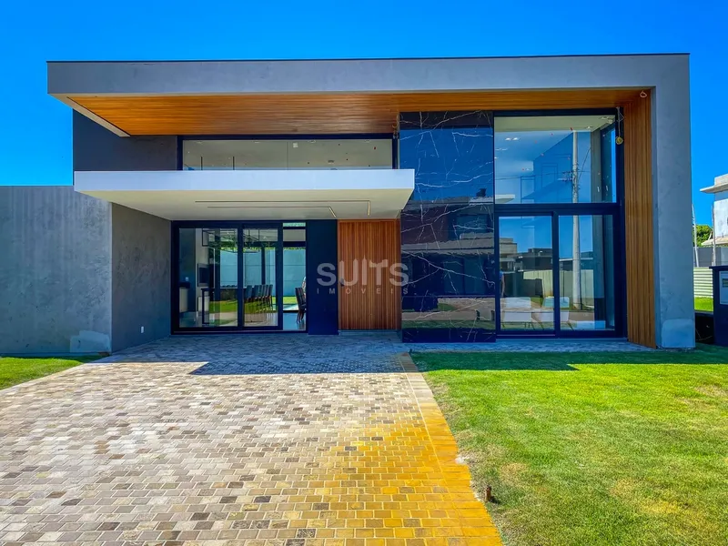 Casa finamente mobiliada e decorada à venda no condomínio Sense: 2ª foto da galeria de imagens do imóvel