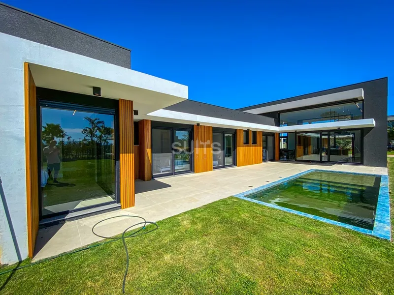 Casa finamente mobiliada e decorada à venda no condomínio Sense: 18ª foto da galeria de imagens do imóvel