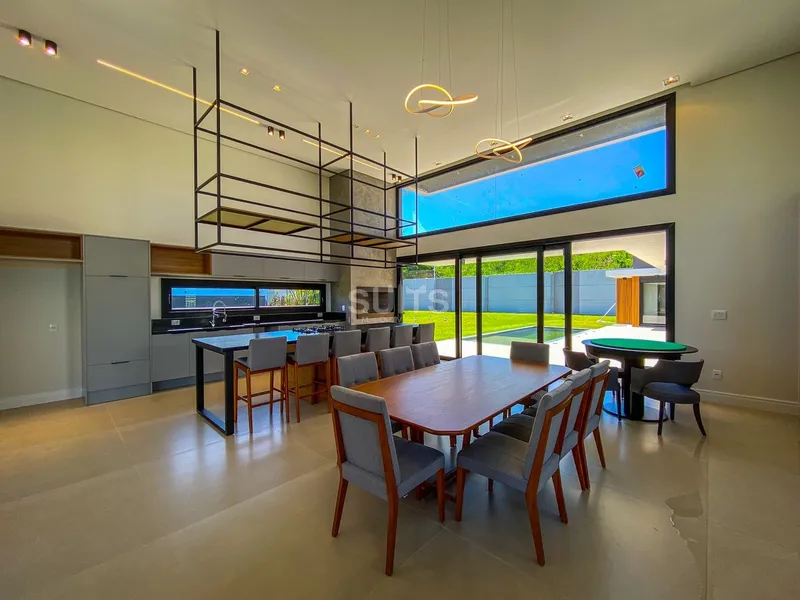 Casa finamente mobiliada e decorada à venda no condomínio Sense: 8ª foto da galeria de imagens do imóvel