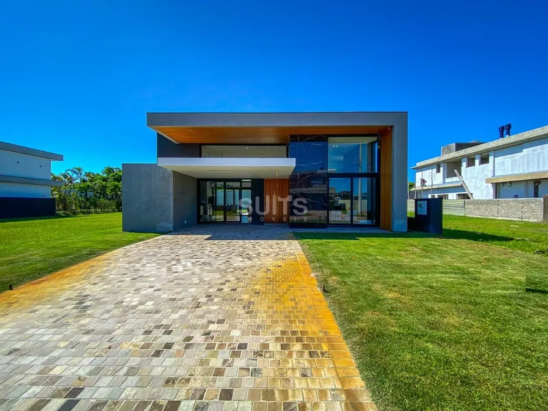 Casa finamente mobiliada e decorada à venda no condomínio Sense: 1ª foto da galeria de imagens do imóvel