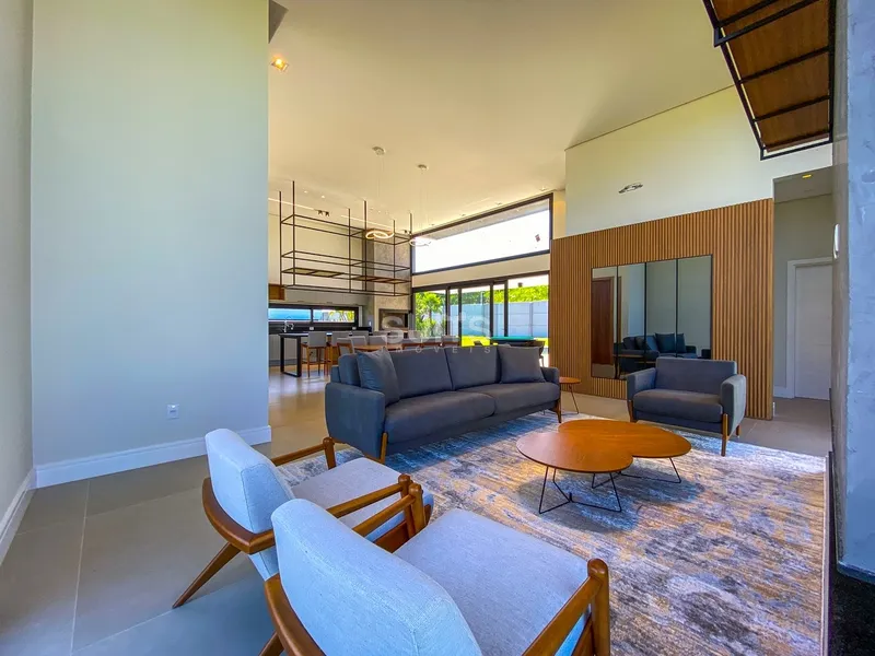 Casa finamente mobiliada e decorada à venda no condomínio Sense: 4ª foto da galeria de imagens do imóvel