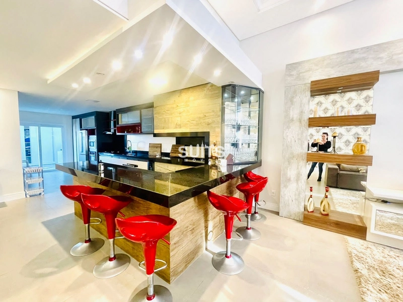 Excelente casa à venda no centro da praia de Xangri-Lá: 3ª foto da galeria de imagens do imóvel