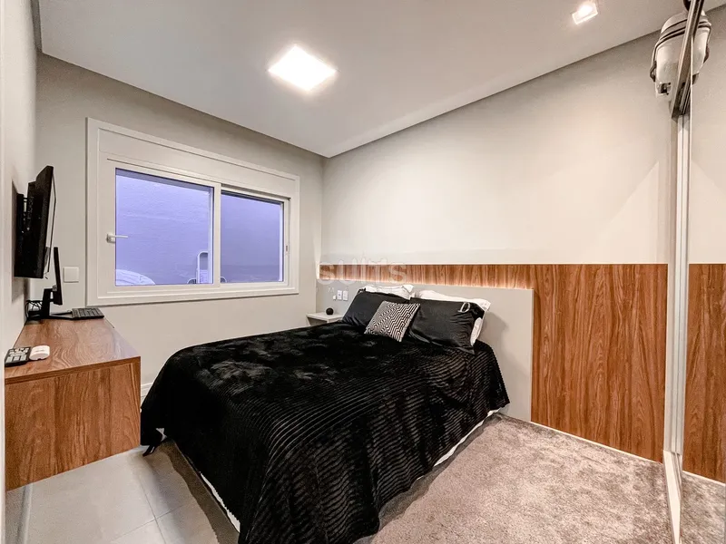 Incrível casa beira lago no condomínio Riviera: 44ª foto da galeria de imagens do imóvel