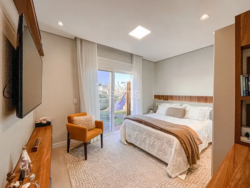 Incrível casa beira lago no condomínio Riviera: 38ª foto da galeria de imagens do imóvel