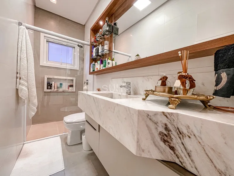 Incrível casa beira lago no condomínio Riviera: 42ª foto da galeria de imagens do imóvel