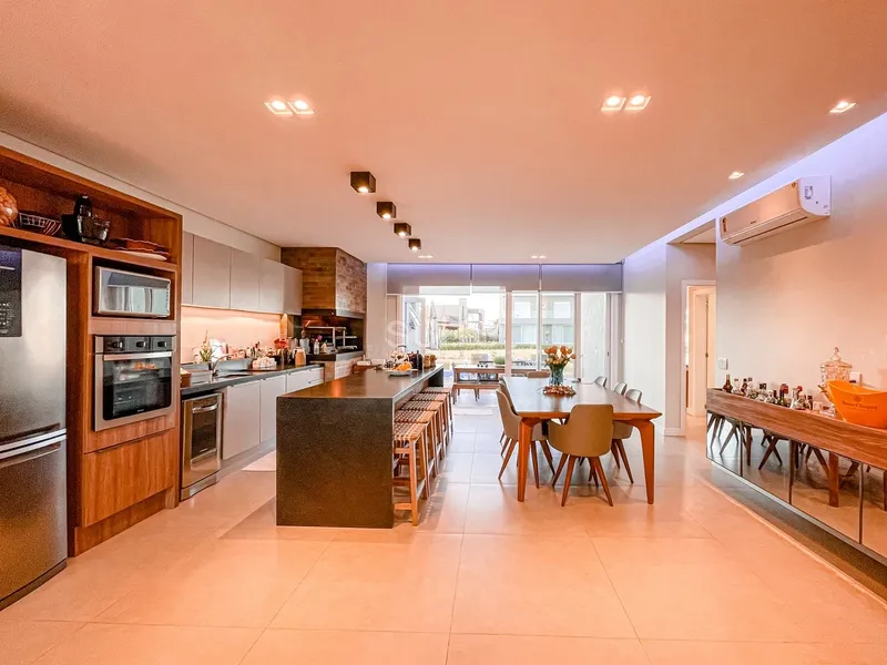 Incrível casa beira lago no condomínio Riviera: 14ª foto da galeria de imagens do imóvel