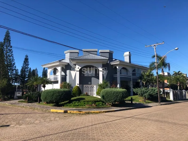 Mansão com excelente localização na praia de Atlântida em Xangri-Lá: 1ª foto da galeria de imagens do imóvel