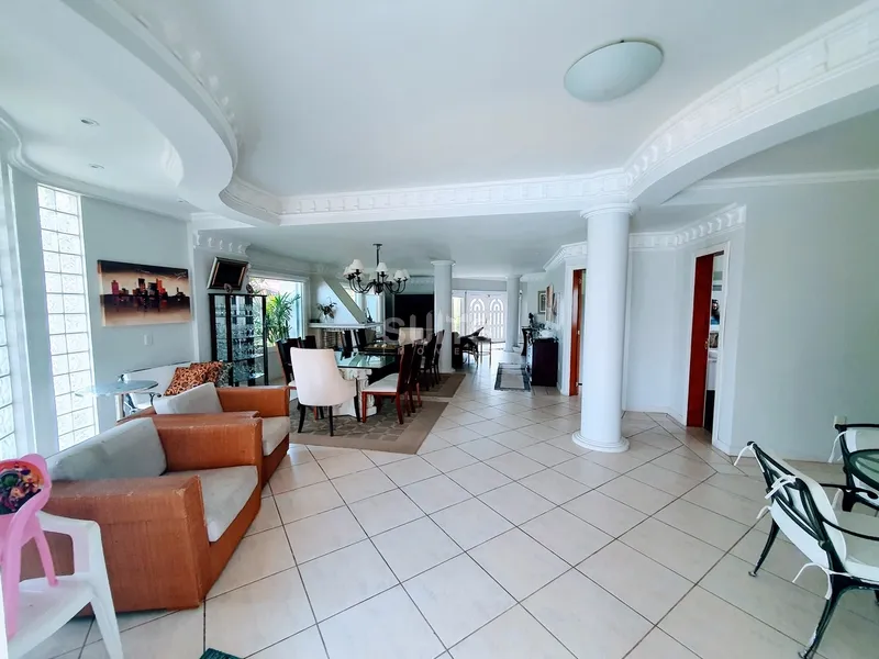 Mansão com excelente localização na praia de Atlântida em Xangri-Lá: 3ª foto da galeria de imagens do imóvel