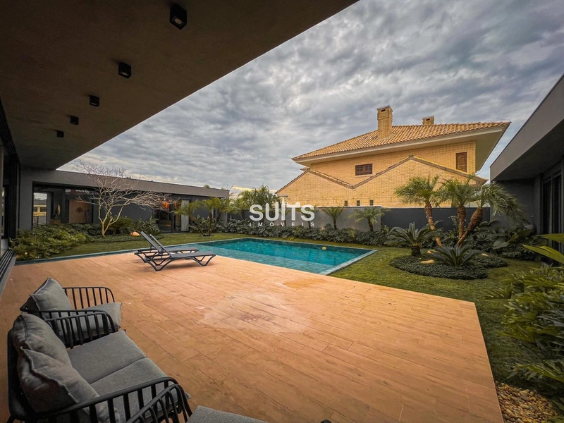 Belíssima casa à venda em Atlântida: 38ª foto da galeria de imagens do imóvel