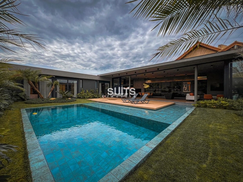 Belíssima casa à venda em Atlântida: 37ª foto da galeria de imagens do imóvel