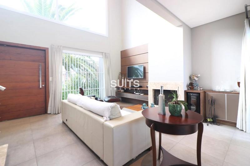 Excelente sobrado à poucos metros do mar no centro de Xangri-Lá: 3ª foto da galeria de imagens do imóvel