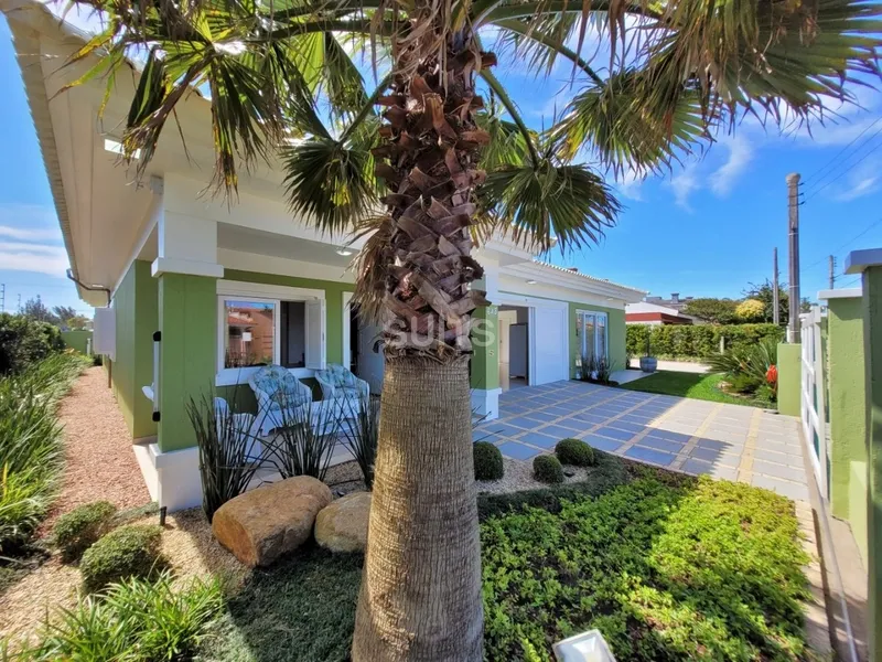 Incrível casa de alto padrão na praia de Noiva do Mar em Xangri-Lá: 1ª foto da galeria de imagens do imóvel