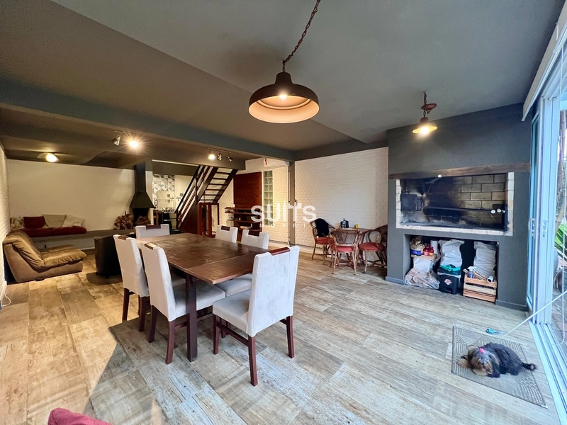 Excelente sobrado próximo ao mar: 3ª foto da galeria de imagens do imóvel