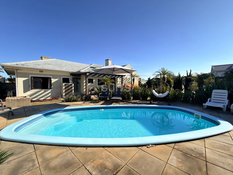Excelente casa com 02 terrenos na praia de Noiva do Mar: 1ª foto da galeria de imagens do imóvel