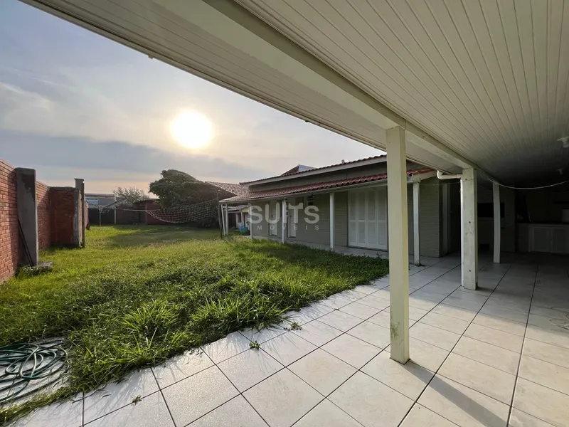 Oportunidade de negócio a uma quadra do mar, sobrado em 2 terrenos!: 6ª foto da galeria de imagens do imóvel