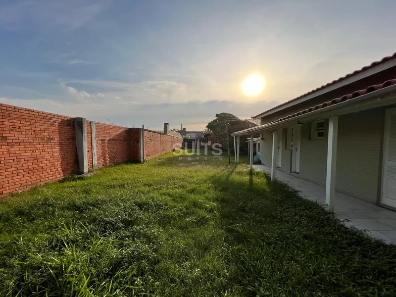 Oportunidade de negócio a uma quadra do mar, sobrado em 2 terrenos!: 5ª foto da galeria de imagens do imóvel