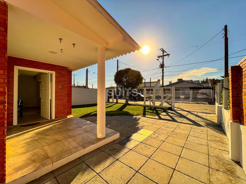 Excelente casa à venda no Centro de Xangri-Lá : 3ª foto da galeria de imagens do imóvel