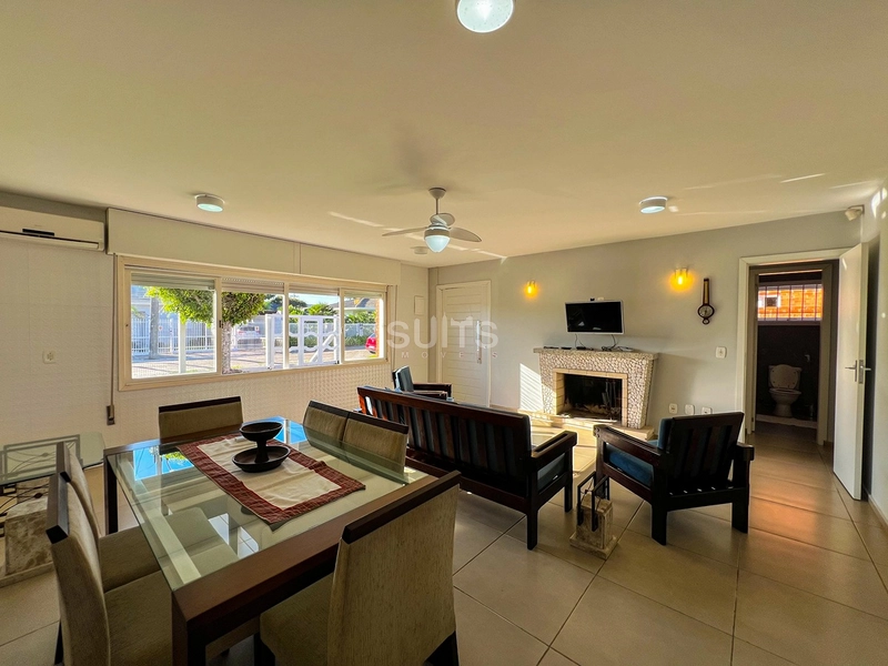 Excelente casa à venda no Centro de Xangri-Lá : 6ª foto da galeria de imagens do imóvel