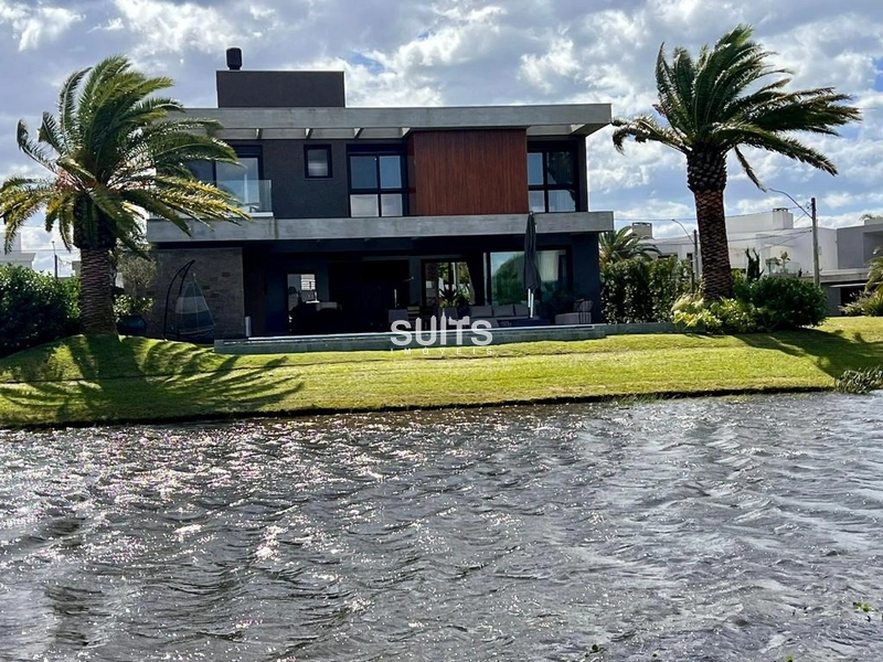 Sobrado magnífico na beira do lago no condomínio Enseada: 22ª foto da galeria de imagens do imóvel