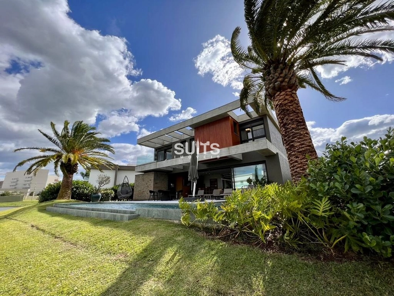 Sobrado magnífico na beira do lago no condomínio Enseada: 1ª foto da galeria de imagens do imóvel