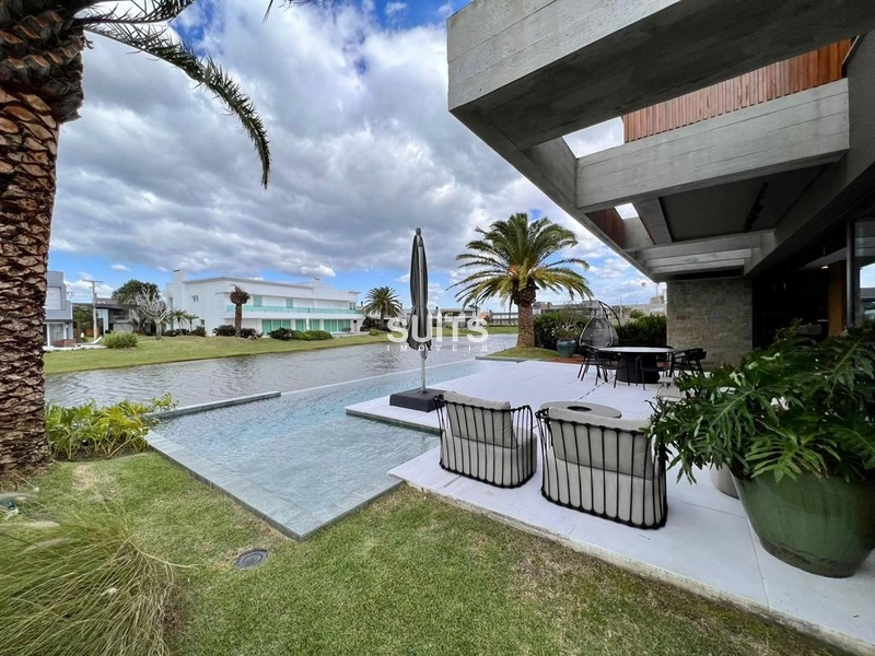 Sobrado magnífico na beira do lago no condomínio Enseada: 11ª foto da galeria de imagens do imóvel