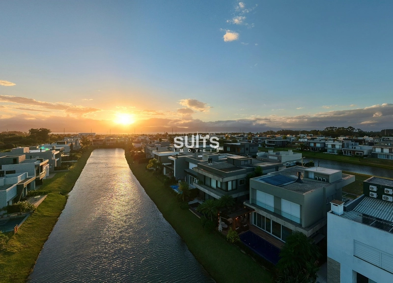 Excelente sobrado à venda no condomínio Capão Ilhas: 1ª foto da galeria de imagens do imóvel