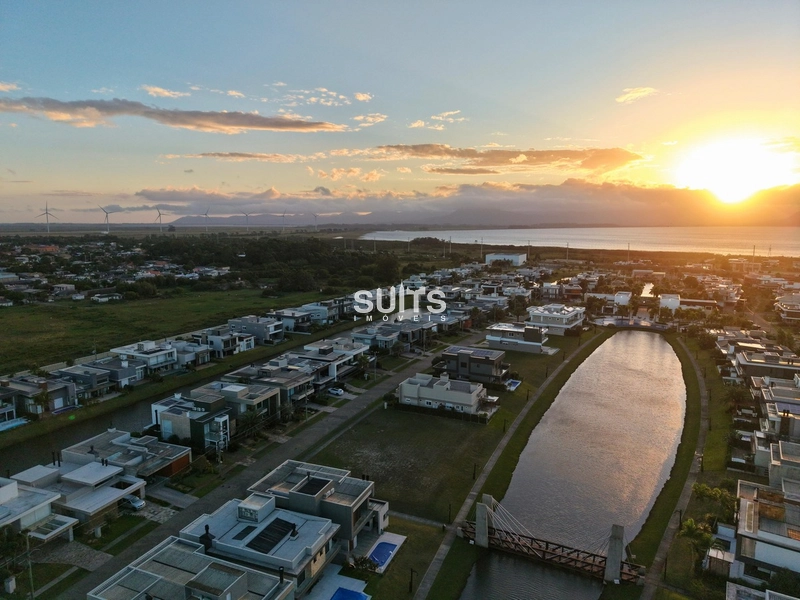 Excelente sobrado à venda no condomínio Capão Ilhas: 2ª foto da galeria de imagens do imóvel