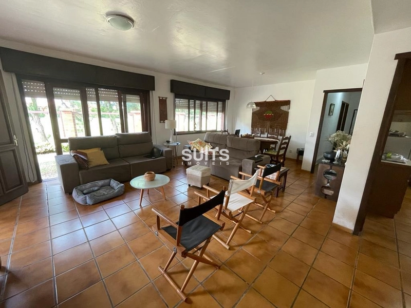 Excelente sobrado à poucos metros do mar no Centro de Xangri-Lá: 6ª foto da galeria de imagens do imóvel