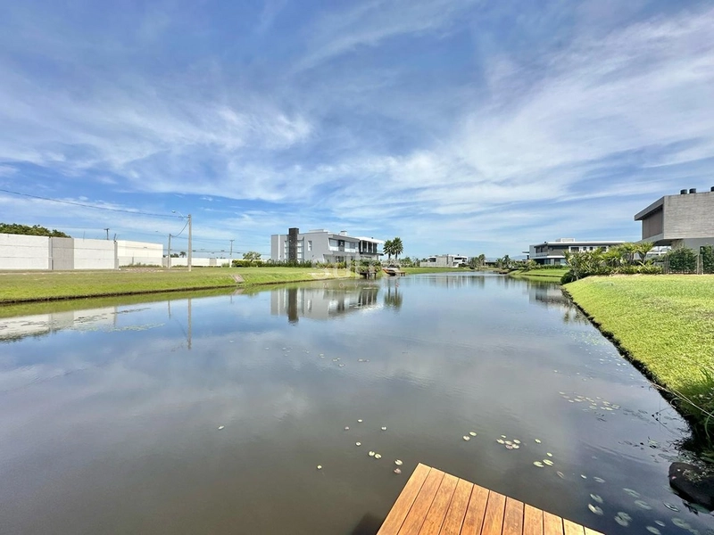 Mansão nas margens do lago do condomínio Sense: 12ª foto da galeria de imagens do imóvel