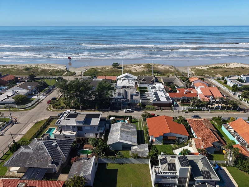Excelente casa à venda em Atlântida : 8ª foto da galeria de imagens do imóvel