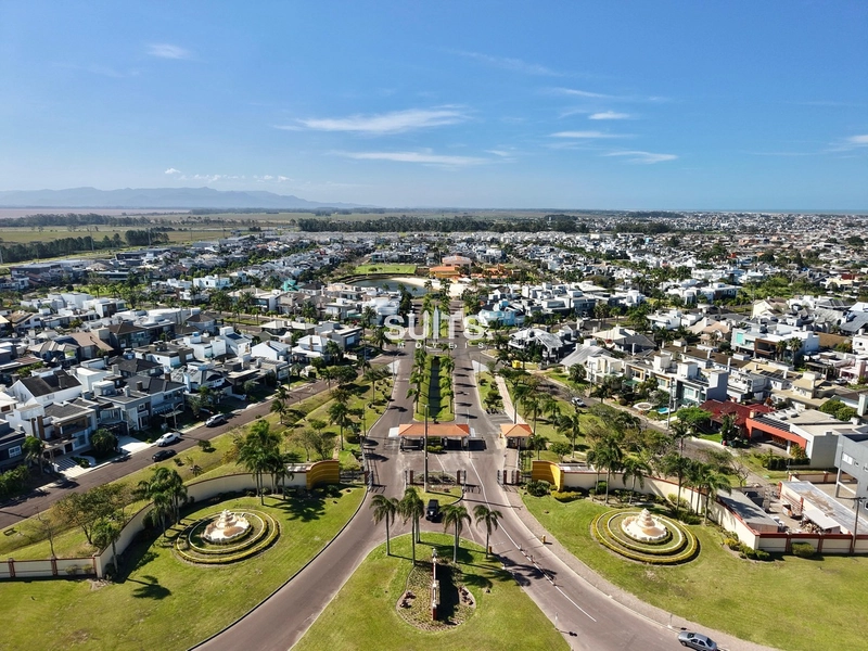 Excelente sobrado à venda no condomínio Condado de Capão: 1ª foto da galeria de imagens do imóvel