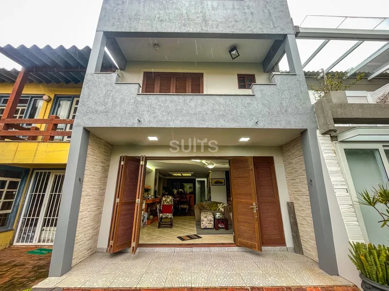 Excelente Triplex com vista para o mar no centro de Atlântida: 1ª foto da galeria de imagens do imóvel