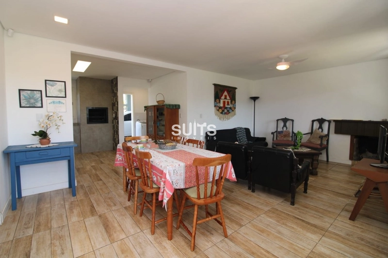 Casa à 02 quadras do mar no centro de Xangri-Lá: 4ª foto da galeria de imagens do imóvel