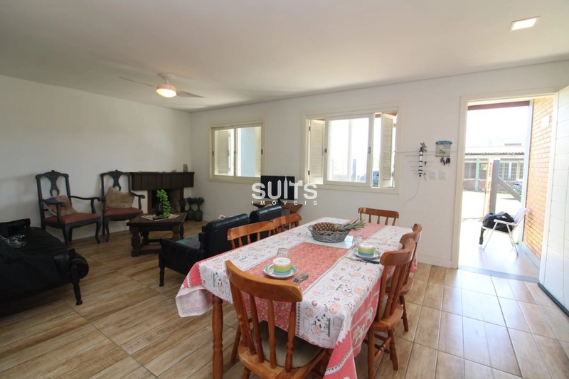 Casa à 02 quadras do mar no centro de Xangri-Lá: 5ª foto da galeria de imagens do imóvel