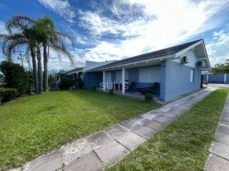 Excelente casa com 02 terrenos no centro da praia de Xangri-Lá: 2ª foto da galeria de imagens do imóvel