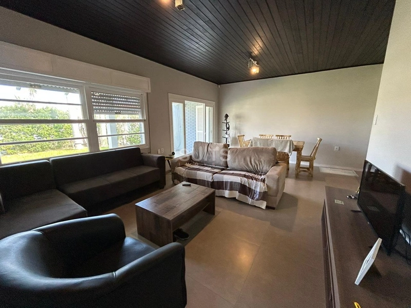 Excelente casa com 02 terrenos no centro da praia de Xangri-Lá: 8ª foto da galeria de imagens do imóvel