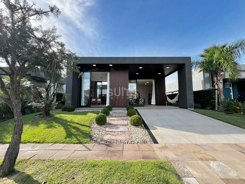 Excelente casa no condomínio Quintas do Lago em Xangri-Lá: 1ª foto da galeria de imagens do imóvel