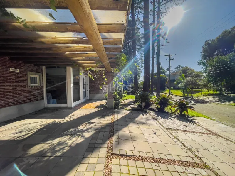 Incrível sobrado no condomínio Carmel em Atlântida: 5ª foto da galeria de imagens do imóvel