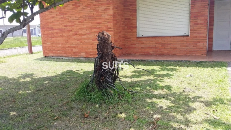 Casa em terreno de esquina no Centro de Xangri-Lá: 4ª foto da galeria de imagens do imóvel