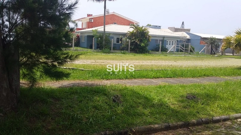 Casa em terreno de esquina no Centro de Xangri-Lá: 21ª foto da galeria de imagens do imóvel