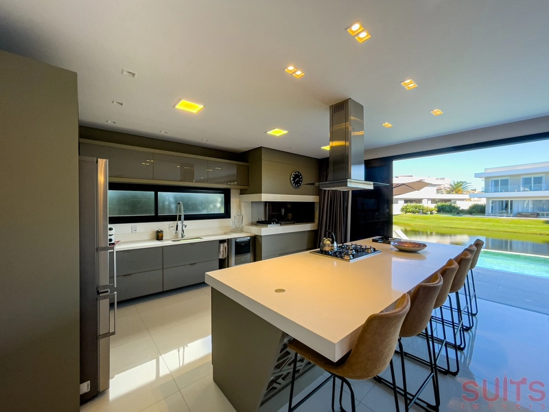 Excelente sobrado beira lago no condomínio Enseada: 15ª foto da galeria de imagens do imóvel