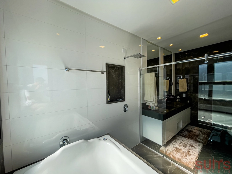 Excelente sobrado beira lago no condomínio Enseada: 43ª foto da galeria de imagens do imóvel