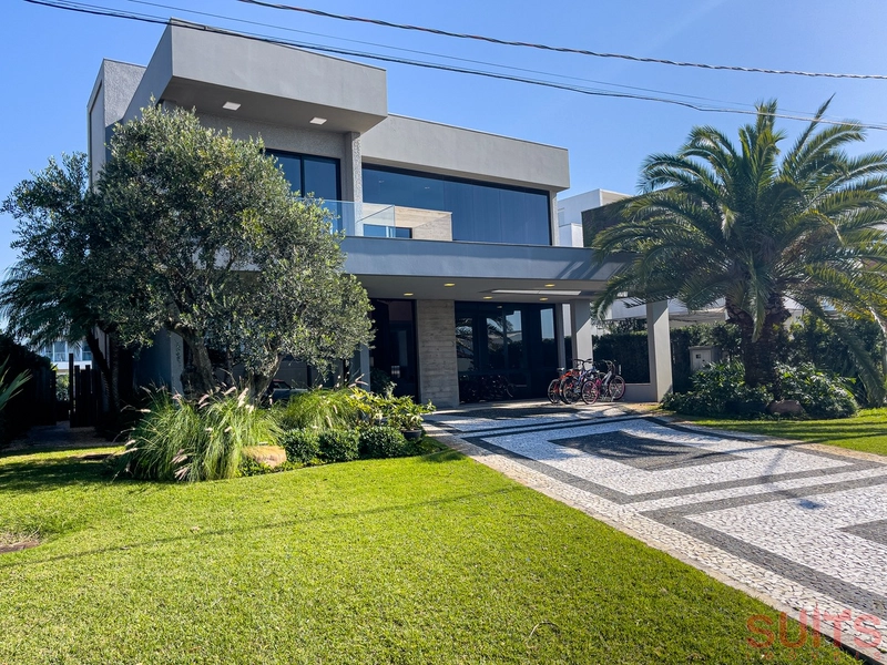 Excelente sobrado beira lago no condomínio Enseada: 3ª foto da galeria de imagens do imóvel