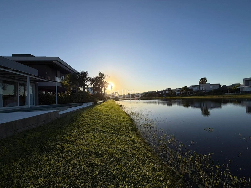 Excelente casa térrea beira lago no condomínio Enseada Lagos : 14ª foto da galeria de imagens do imóvel