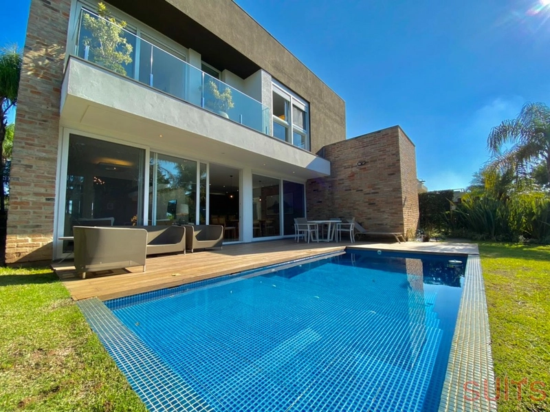 Incrível mansão no condomínio Bosques de Atlântida: 28ª foto da galeria de imagens do imóvel