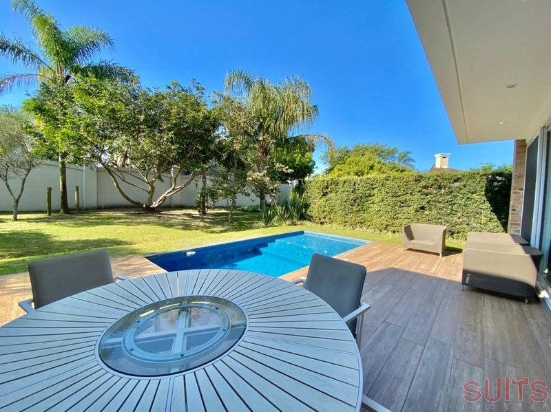 Incrível mansão no condomínio Bosques de Atlântida: 26ª foto da galeria de imagens do imóvel