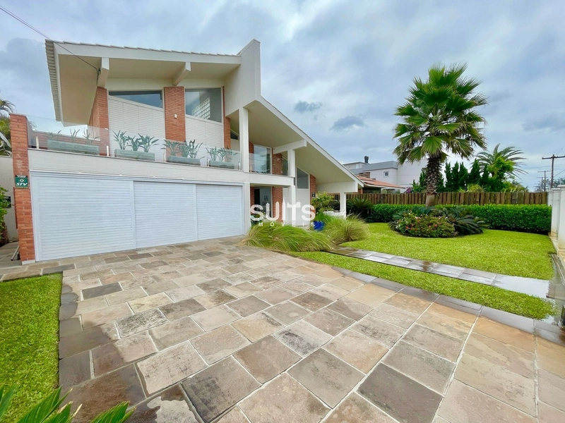 Excelente sobrado à venda em Atlântida: 1ª foto da galeria de imagens do imóvel